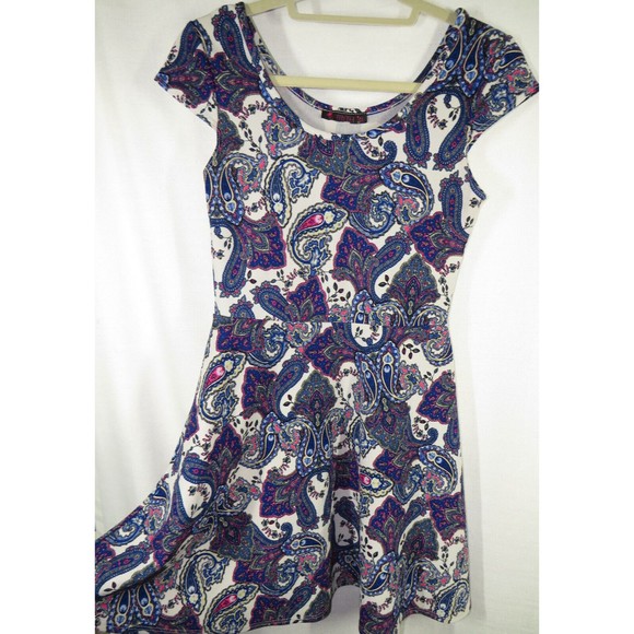 Myth Women's Paisly Print Textured Cap Sleeve Fit And Flare Dress Size Small - Picture 5 of 5